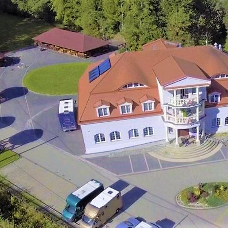 Hotel Dwor Maria Antonina Strzyżów Esterno foto