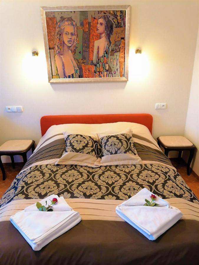Hotel Dwor Maria Antonina Strzyżów Esterno foto