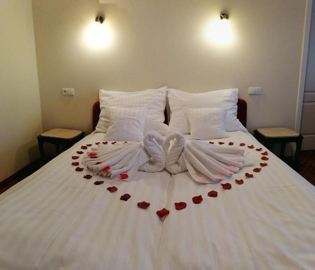 Hotel Dwor Maria Antonina Strzyżów Esterno foto