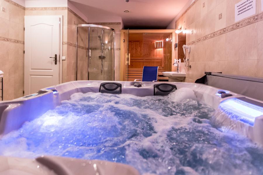 Hotel Dwor Maria Antonina Strzyżów Esterno foto
